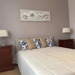 https://la-casa-di-flora-aeroporto-di-fiumicino.it-romehotels.com